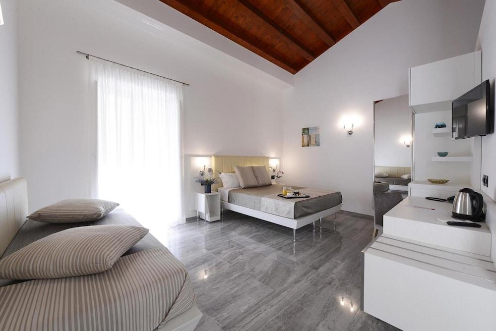 Hotel Western Principe Di Lampedusa 4*